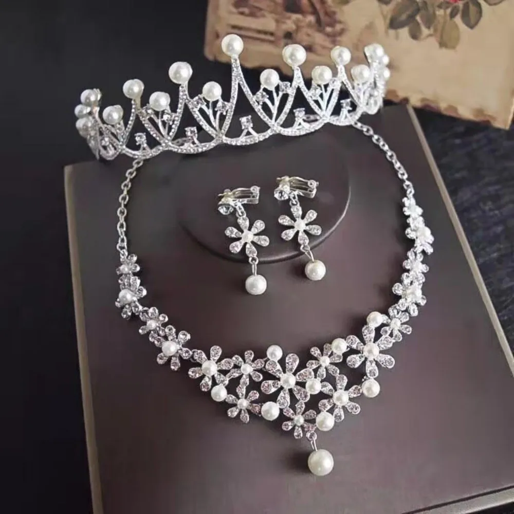 Ensemble de bijoux élégants en strass, collier de perles en alliage Vintage, oreilles scintillantes, collier de fleurs de Style coréen pour fête