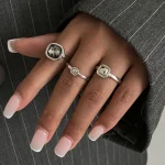 Bague superposée incrustée de diamants noirs de luxe à la mode, bijoux de charme de fête de banquet élégants, accessoires polyvalents, cadeaux