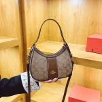 Sac à main à bandoulière élégant avec un design vintage et une grande capacité pour femmes élégantes en cuir décontracté