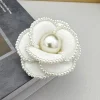 broches élégantes en perles et strass pour femmes, épingles à revers en tissu coréen, fleur de camélia, manteaux, pull, badge, accessoires