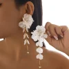 collier de fleurs 3d élégant, boucles d'oreilles de luxe, pétales délicats, longs pompons, bijoux en fer et plastique, collier de clavicule à fleurs blanches