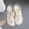 chaussures beige été 2025 sans talon diamant chaussures pour femmes sandales plates en caoutchouc pour femme tongs nœud strass taille asiatique h f