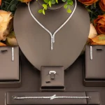 1 ensemble de bijoux de style simple avec incrustations de zircone cubique, adapté aux femmes à porter aux banquets quotidiens, coffret cadeau non inclus
