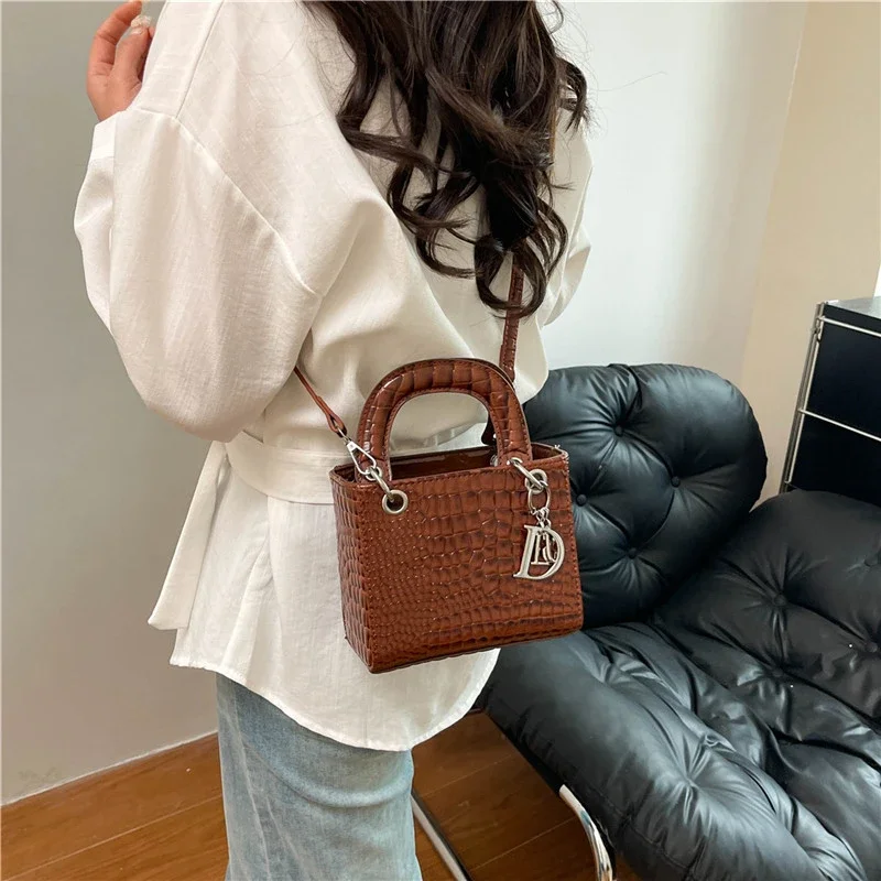 Sac à main en cuir pour femmes, marque de luxe de styliste célèbre, sac à bandoulière classique élégant, article de mode populaire pour dames