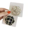 broches camélia en strass pour femmes, unisexe, design floral en émail, épingles végétales, fête de bureau, cadeaux pour amis, accessoires bijoux