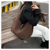 sac fourre tout rétro chic 2025, sac à main de style panier structuré pour femmes, sac à bandoulière à texture mate, sac de transport spacieux pour tous les jours
