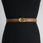 Ceinture en cuir élégante pour femmes, boucle avec lettre 3D, cuir de vache souple, style polyvalent pour pantalons et robes, classique et nouveauté