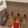 Chaussures plates à bout rond, bouche en caoutchouc, sangle à boucle en un mot, daim de vache (cuir mat), chaussures basses