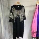 T-shirt à col rond en strass pour femmes, élégant, manches courtes, ample, Y2K, travail lourd, strass chauds, hauts polyvalents, nouvelle collection été