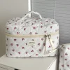 sac de maquillage cerise, sacs à cosmétiques pour femmes, mode portable mignon, pochette de rangement de voyage, sac à main en coton matelassé à fermeture éclair
