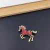 broches cheval en strass pour femmes, épingles à revers en forme d'animal du zodiaque, accessoires de fête décontractés, cadeaux du nouvel an pour amis