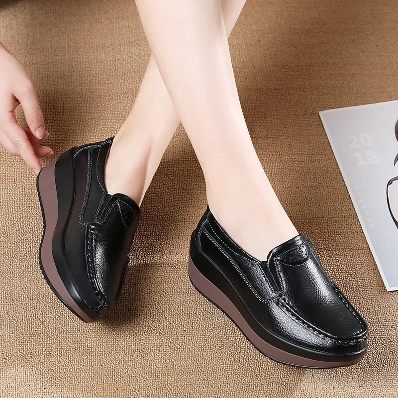 Chaussures plates à plateforme pour femmes, sandales creuses imprimées, chaussures de marche décontractées de styliste, baskets respirantes à semelle compensée, nouvelle collection printemps été