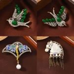 Strass cheval oiseau Vintage broches femmes unisexe glands zodiaque cheval broches Banquet fête sac à dos cadeaux bijoux accessoires