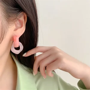 Boucles d&rsquo;oreilles en résine transparente pour femmes et filles, bijoux tendance, géométriques irréguliers, en métal acrylique, pour fête, nouvelle collection