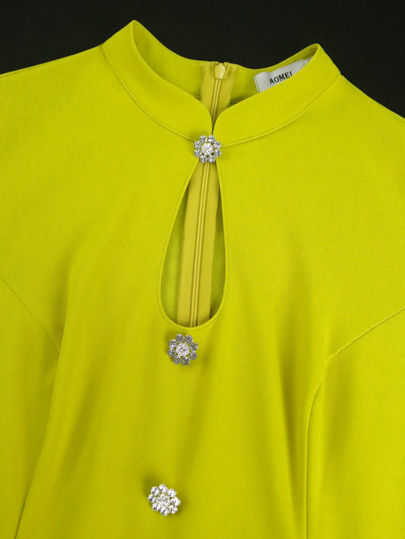 robes trapèze élégantes pour femmes avec boutons décoratifs et taille péplum, parfaites pour les fêtes de thé à l'église et les événements spéciaux