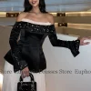 robe fourreau/colonne en satin pour occasions spéciales de dubaï, robe de célébrité noire et blanche, épaules dénudées, strass, robe de bal longue