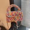 sac à bandoulière élégant au crochet avec pompon pour dames, sac fait à la main de style tendance avec textures tressées, nouvelle collection