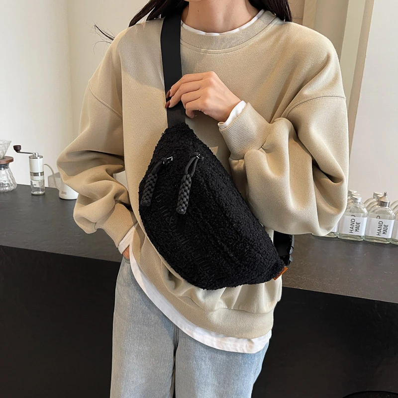 Grand sac de taille pour femmes, sac de ceinture en peluche d'hiver, sac à bandoulière de poitrine, sac banane moelleux à la mode, sac banane de styliste