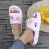 sandales plates à semelle épaisse pour femmes, vêtements d'extérieur d'été, mignon ours en métal, fête sur la plage, marche à la maison, pantoufles les plus vendues à la mode