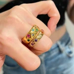 Bagues en diamant coloré incrusté brillant haut de gamme pour femmes, design unique, bague de mode scintillante empilée, bijoux de fête de luxe légers