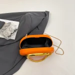 Sac à main en cuir PU pour femmes, poignée en métal et sangle amovible, pochette tendance, pochette à bandoulière pour dîner de soirée