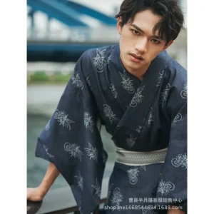 Nouveau Kimono amélioré pour hommes, vêtements de cérémonie, Kimono de samouraï japonais traditionnel, vêtements Photo Yukata de Style japonais pour hommes Nouveau Kimono amélioré pour hommes, vêtements de cérémonie, Kimono de samouraï japonais traditionnel, vêtements Photo Yukata de Style japonais pour hommes