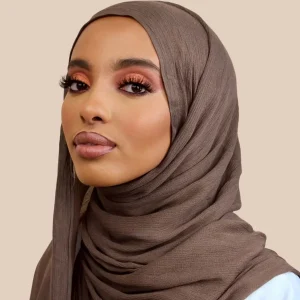 Nouveauté froissé rayonne Hijab femmes musulman écharpe châles solide Foulard enveloppes grande taille plaine islamique Turban bandeaux Foulard