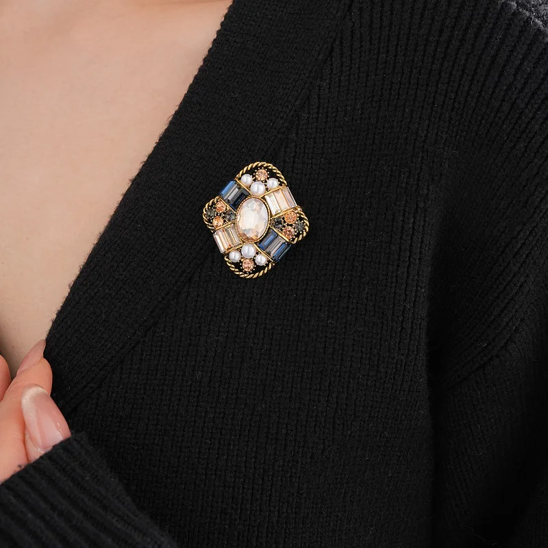 Broches Vintage en Imitation de perles pour femmes, broches géométriques en losange de Style palais, Corsage de luxe pour vêtements, Badge, bijoux