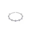 bracelet à la mode incrusté de zircon plaqué argent avec design de niche, accessoires de bracelet de bijoux de luxe légers pour femmes