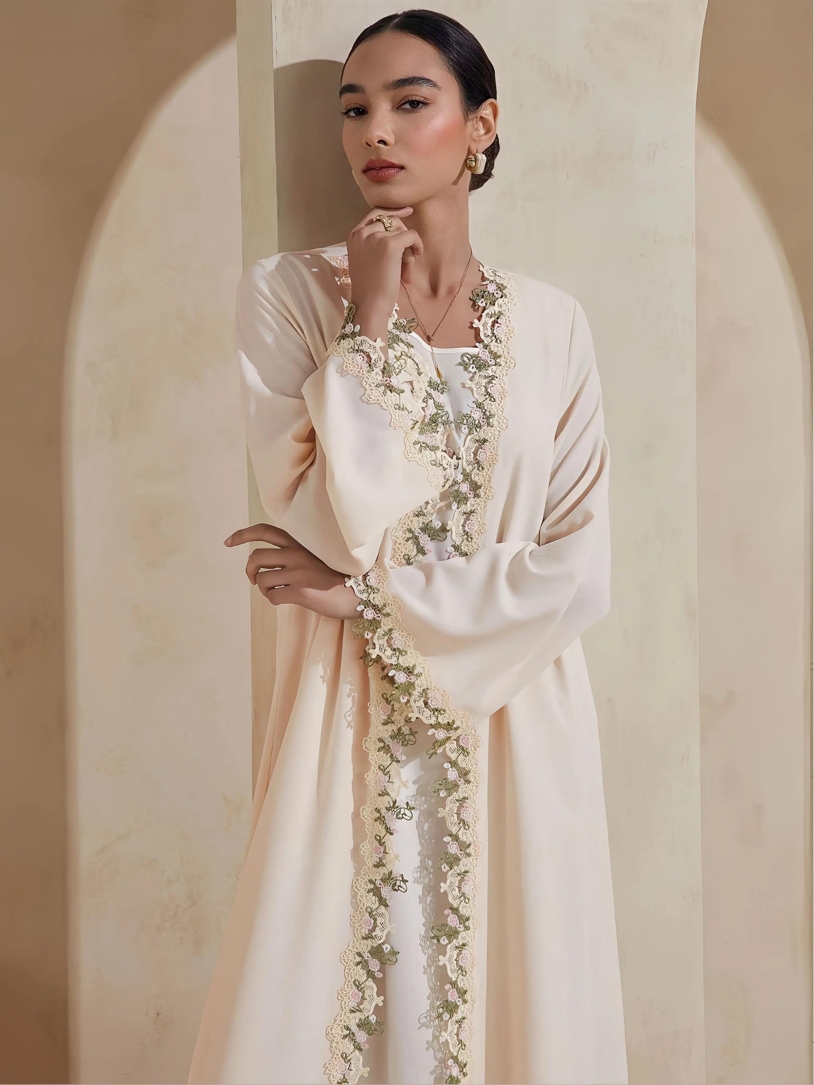 Abaya musulman de style dubaï, broderie florale exquise, détails, idéal pour les occasions formelles de mariage du moyen-orient, Islam modeste