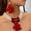 Ensemble de bijoux multicouches de luxe léger, collier à fleurs irrégulières exagérées, boucles d&rsquo;oreilles, perles en métal, costume pour femmes