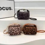 Sac à bandoulière Chic pour femmes, sac à main à poignée supérieure très tendance, sac à bandoulière décontracté et élégant, à la mode et polyvalent, nouvelle collection 2025