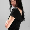 t shirts de couleur unie pour femmes, épaules dénudées, haut court, vêtements y2k, manches courtes, asymétriques, streetwear