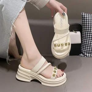 Nouvelles sandales à talons bas, pantoufles confortables, chaussures Sexy à bout ouvert, luxueuses chaussures de plage en plein air pour femmes, respirantes, plateforme