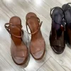 2025 sandales à grain de bois pour femmes – talon bloc épais et sangle métallique, chaussures chics de plage à bosch