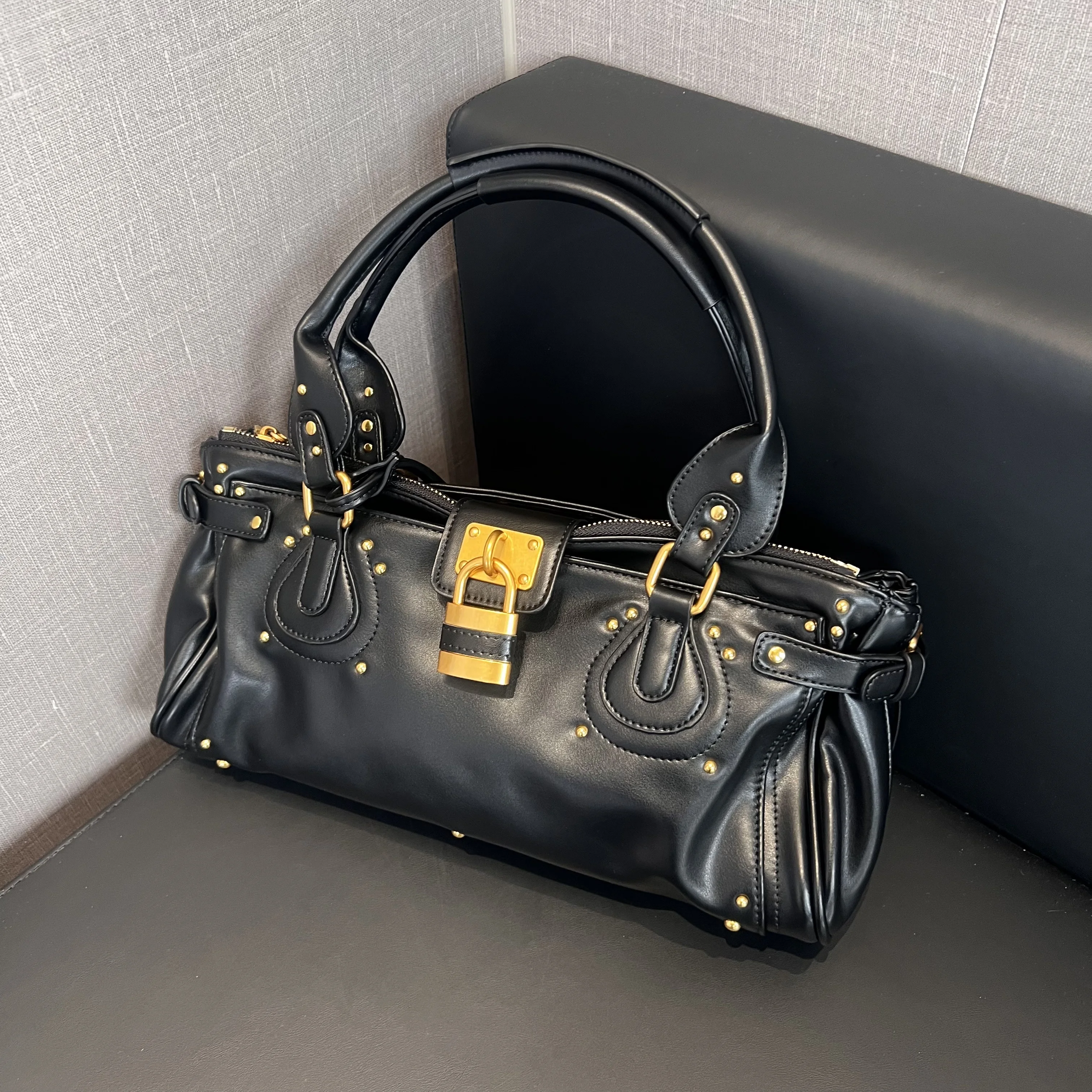 Pochette de luxe à poignée en métal pour femmes, sac à bandoulière exquis sous les bras, sacs à boucle de verrouillage, fourre-tout