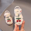 sandales à semelle souple pour bébé, chaussures de marche pour enfants, ajourées, antidérapantes, chaussures de plage pour filles, mignonnes cerises, douces et respirantes, nouvelle collection été 2025
