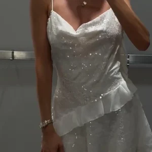 Robe courte à volants et paillettes pour femmes, Sexy, sans manches, dos nu, taille cintrée, robes irrégulières, Chic, vêtements de fête, nouvelle collection