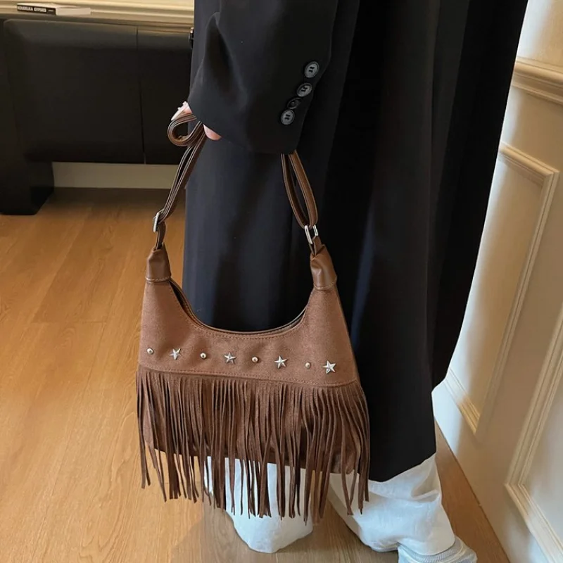 Sac à main élégant pour femmes, style classique de Paris et ambiance vintage décontractée en cuir de qualité supérieure avec palette de couleurs intemporelle ​