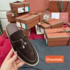 chaussures plates confortables à enfiler en cuir pour femmes, chaussures décontractées à fond plat de style rétro, chaussures de printemps, vêtements d'extérieur