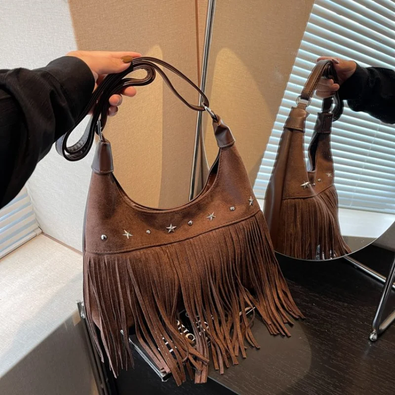 Sac à main élégant pour femmes, style classique de Paris et ambiance vintage décontractée en cuir de qualité supérieure avec palette de couleurs intemporelle ​