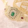ceinture marocaine en or, tête de ceinture évidée incrustée de grandes pierres précieuses, montrant le style noble de gentleman