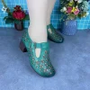 nouveau style ethnique rétro chaussures plates en cuir souple pour les femmes ​ ​ chaussures de maman découpées noires, sandales respirantes à talons épais, décontractées d'été