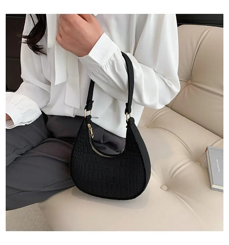 Sac à main en feutre pour femmes, sac sous-axillaire de styliste, sacs à bandoulière exquis, sac de selle en croissant pour dames, sac à aisselles avancé