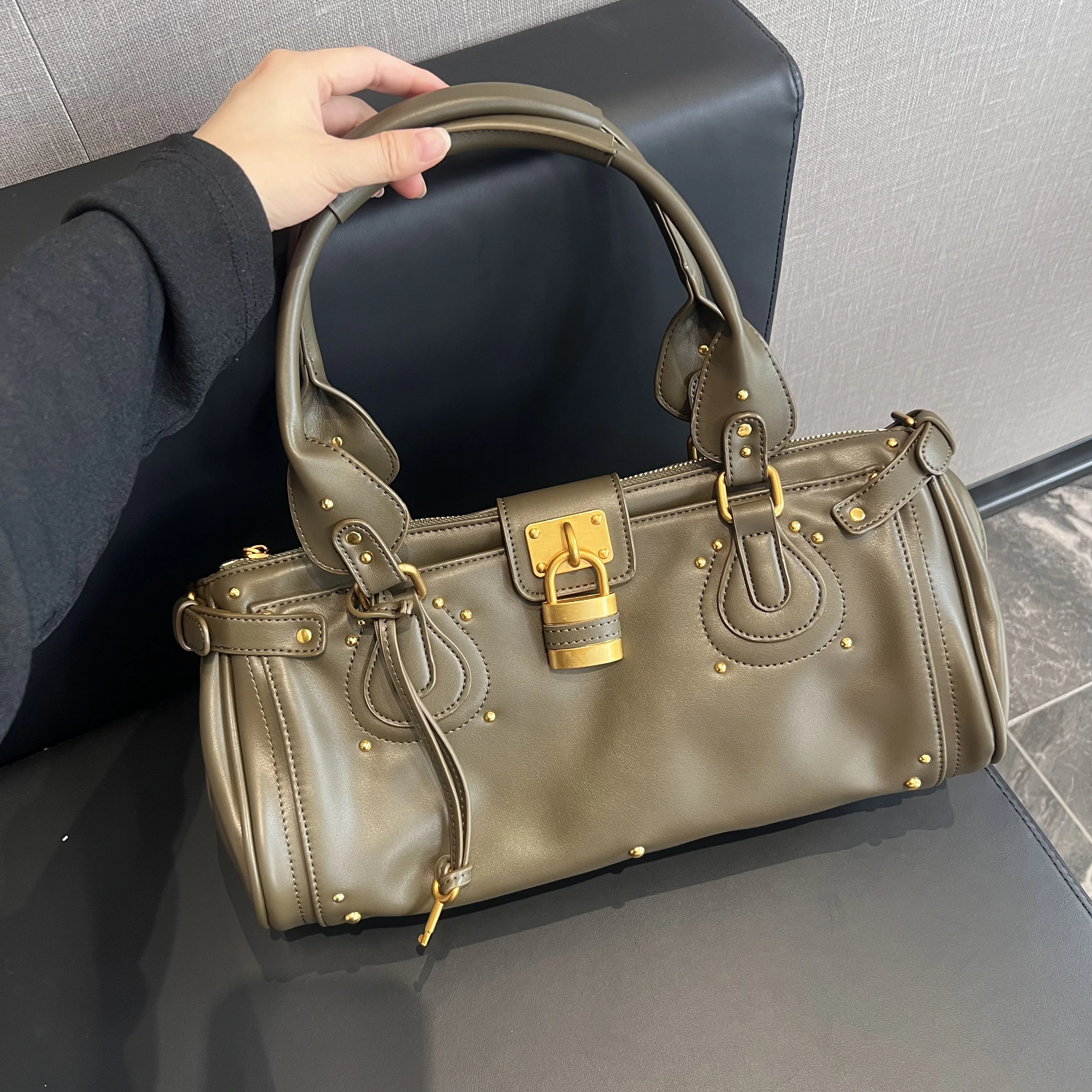 Pochette de luxe à poignée en métal pour femmes, sac à bandoulière exquis sous les bras, sacs à boucle de verrouillage, fourre-tout