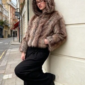 Manteau de fourrure à capuche pour femme bouton caché à manches longues manteau de fourrure moelleux femme hiver ample rue décontracté fausse fourrure manteaux dames Manteau de fourrure à capuche pour femme bouton caché à manches longues manteau de fourrure moelleux femme hiver ample rue décontracté fausse fourrure manteaux dames