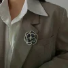 Broches camélia en strass pour femmes, unisexe, Design floral en émail, épingles végétales, fête de bureau, cadeaux pour amis, accessoires bijoux
