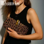 Sac à bandoulière bordeaux pour femmes, pochette de soirée avec chaîne, Design élégant, sac à main, accessoire pour fêtes et événements