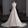 Robe de Mariée en Satin Blanc Français, Tenue Rétro Haut de Gamme, Tempérament, Dos aux, Col Frontal, Tailcoat, Qipao Féminin