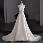 Robe de Mariée en Satin Blanc Français, Tenue Rétro Haut de Gamme, Tempérament, Dos aux, Col Frontal, Tailcoat, Qipao Féminin